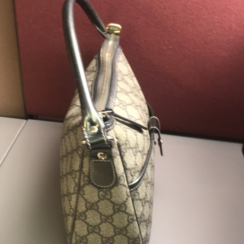 Gucci Hand Bag - Picture 2 of 8